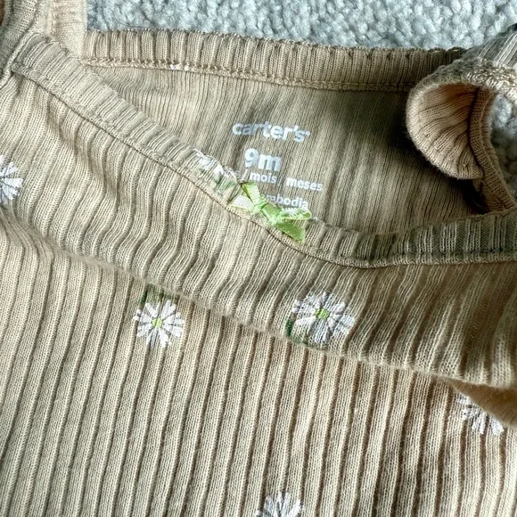 Carter’s bundle neutral Ribbed Baby Set - Picture 8 of 8